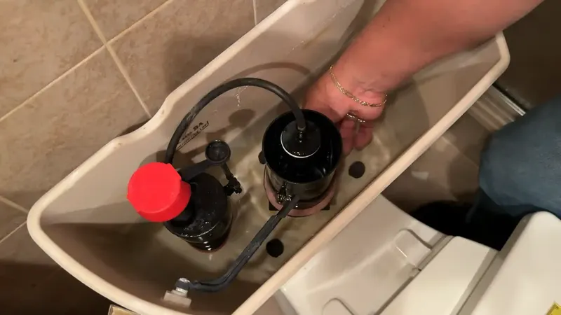 Commercial Leak Detection in Aliso Viejo, CA  -  professional leak detection technician working in Aliso Viejo, Orange County CA